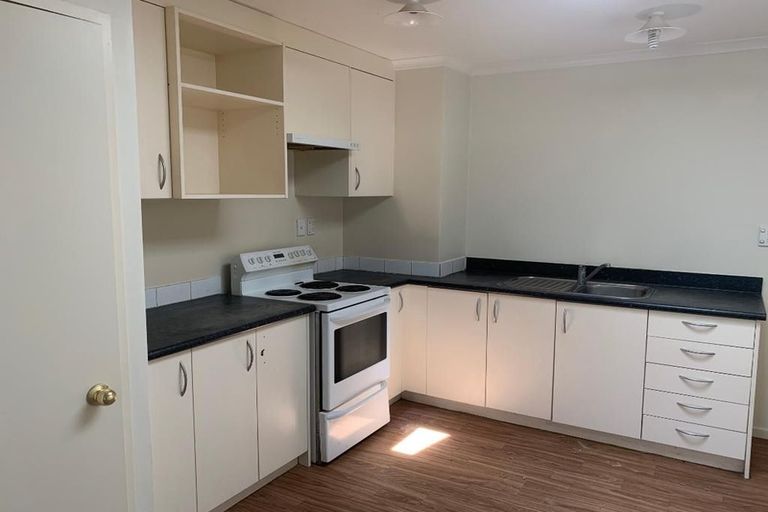 Photo of property in 2a Snead Place, Hamilton East, Hamilton, 3216