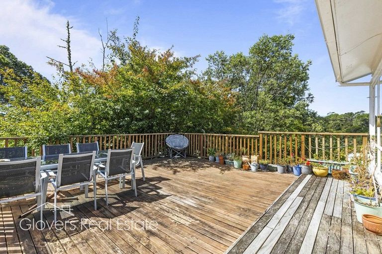 Photo of property in 21a Harrybrook Road, Green Bay, Auckland, 0604