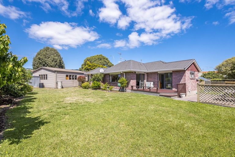 Photo of property in 2 Realm Drive, Paraparaumu, 5032