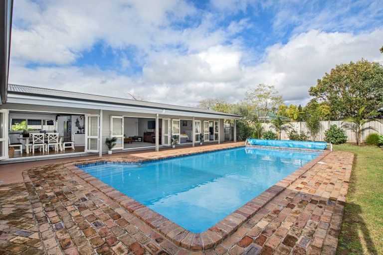 Photo of property in 14 Dip Road, Jacks Point, 9371
