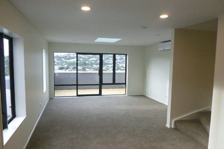 Photo of property in 10/104 Maupuia Road, Maupuia, Wellington, 6022