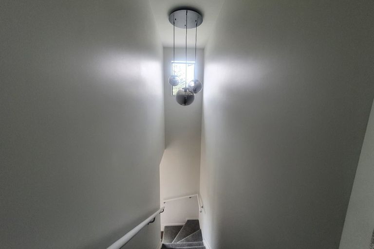 Photo of property in 3d Datura Place, Sunnynook, Auckland, 0620