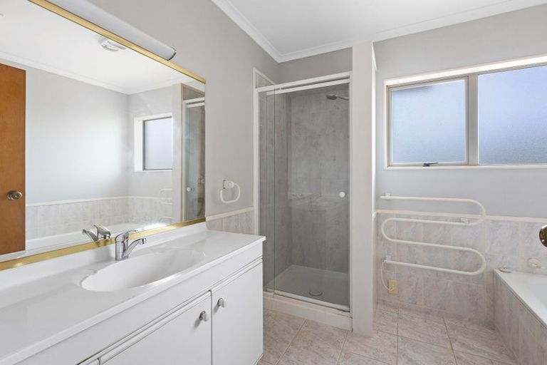 Photo of property in 20 Ascot Way, Orewa, 0931