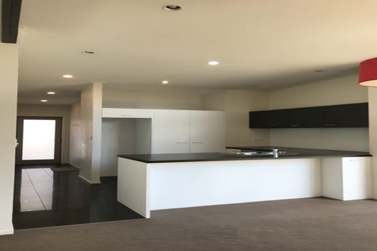 Photo of property in 32a Norcross Avenue, Henderson, Auckland, 0612