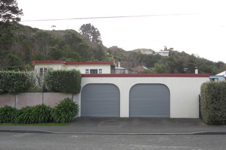 Photo of property in 6 Darwin Street, Karori, Wellington, 6012