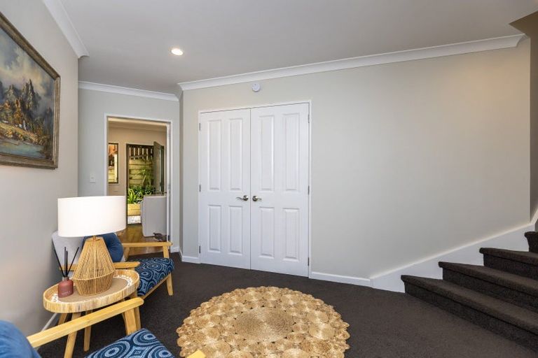 Photo of property in 56 Kakariki Grove, Waikanae, 5036