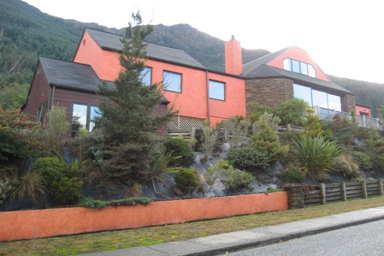 Photo of property in 10b Williams Street, Sunshine Bay, Queenstown, 9300