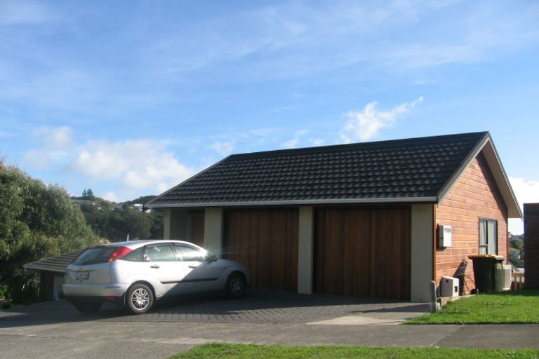 Photo of property in 22 Sailmaker Close, Whitby, Porirua, 5024