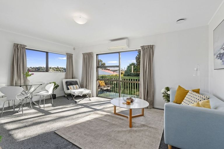 Photo of property in 4/448 Glenfield Road, Glenfield, Auckland, 0629