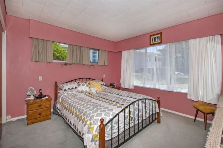 Photo of property in 15 Adams Place, Te Kamo, Whangarei, 0112