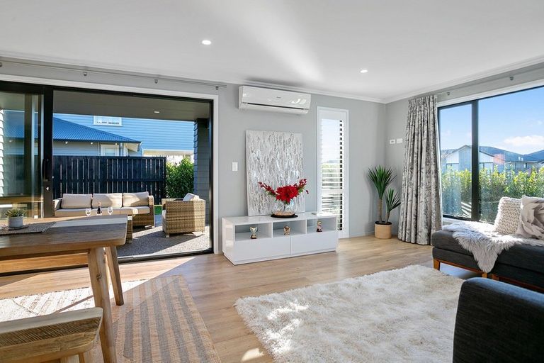 Photo of property in 33 Rose Leigh Drive, Cambridge, 3434