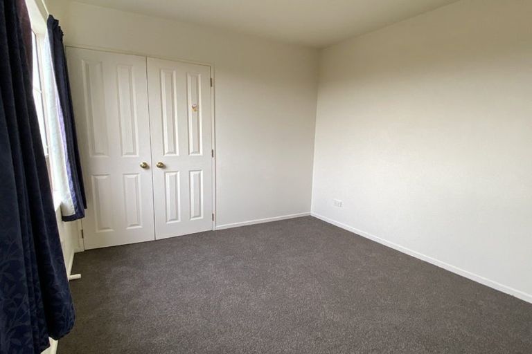 Photo of property in 2/336a East Coast Road, Sunnynook, Auckland, 0632