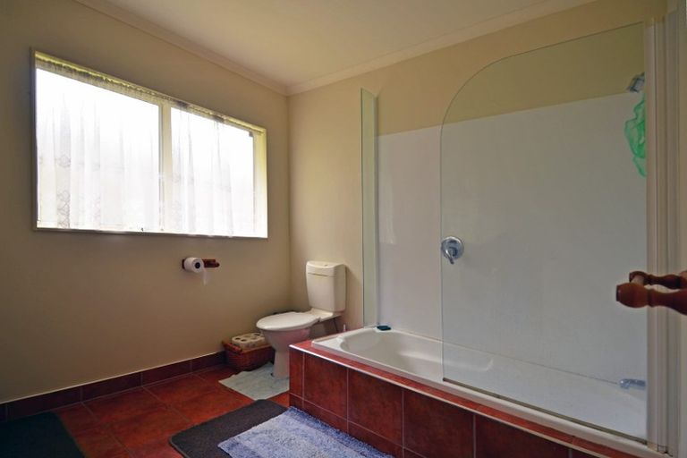 Photo of property in 14 Lorna Irene Drive, Raumati South, Paraparaumu, 5032