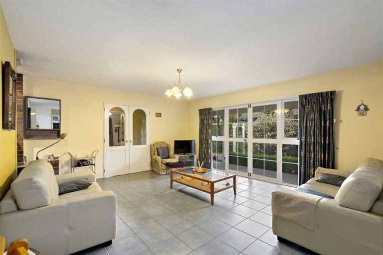 Photo of property in 17 Cricklewood Place, Avonhead, Christchurch, 8042