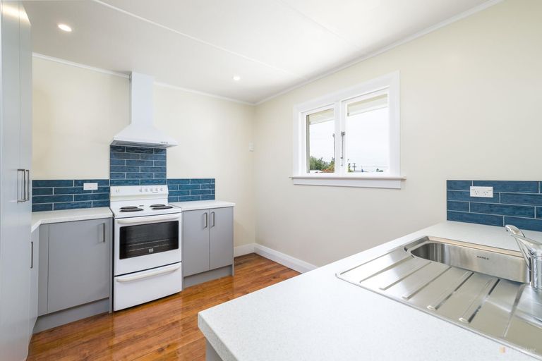 Photo of property in 51 Rhodes Street, Waimate, 7924