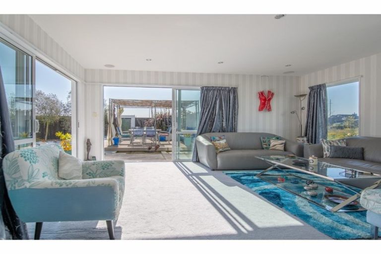 Photo of property in 3 Te Wairewa Street, Pegasus, 7612