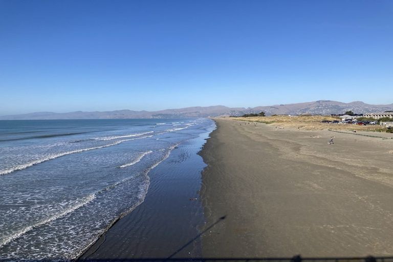 Photo of property in 2/272 Marine Parade, New Brighton, Christchurch, 8061