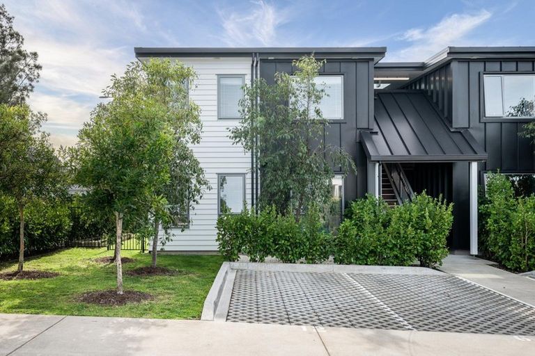 Photo of property in 6/27 Dida Park Drive, Kumeu, 0810