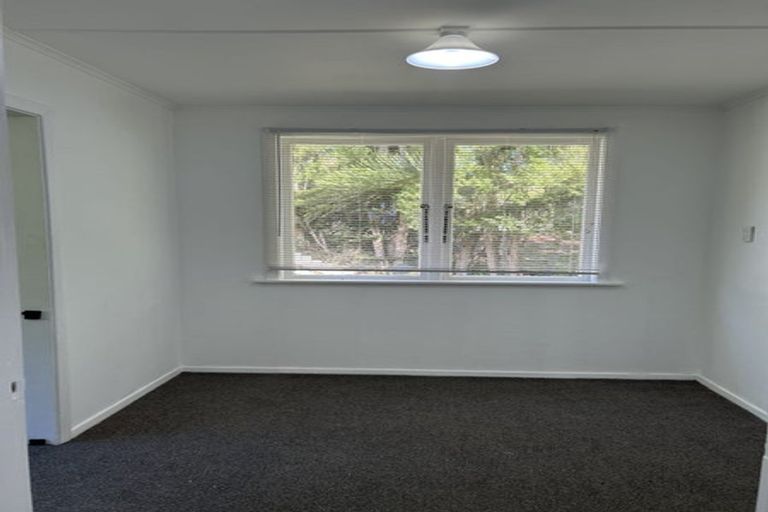 Photo of property in 9 Berkshire Grove, Cannons Creek, Porirua, 5024
