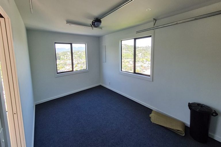 Photo of property in 84 Maupuia Road, Maupuia, Wellington, 6022