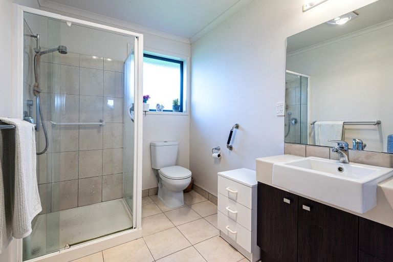 Photo of property in 16 Maxwell Place, Queenstown, 9300