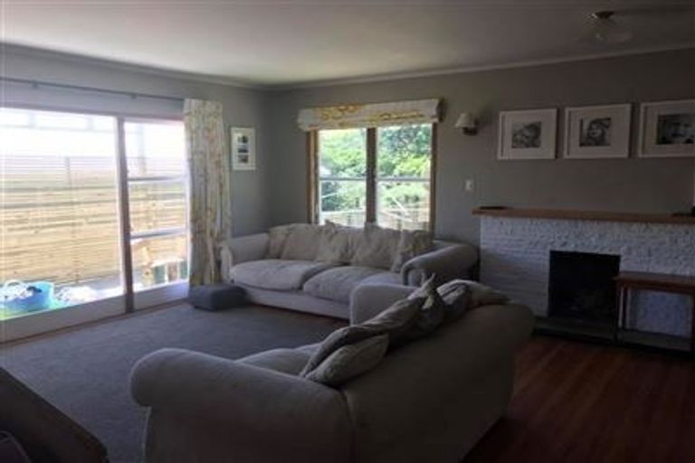 Photo of property in 13 Toenga Road, Pukerua Bay, 5026