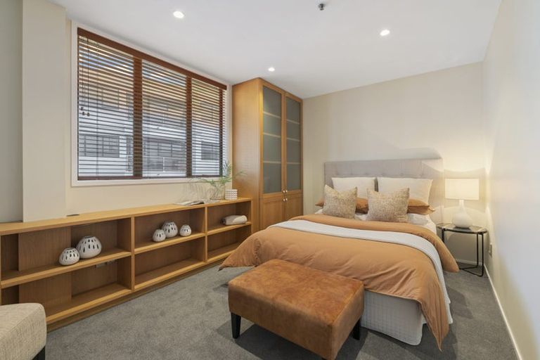 Photo of property in 4/5d The Promenade, Takapuna, Auckland, 0622
