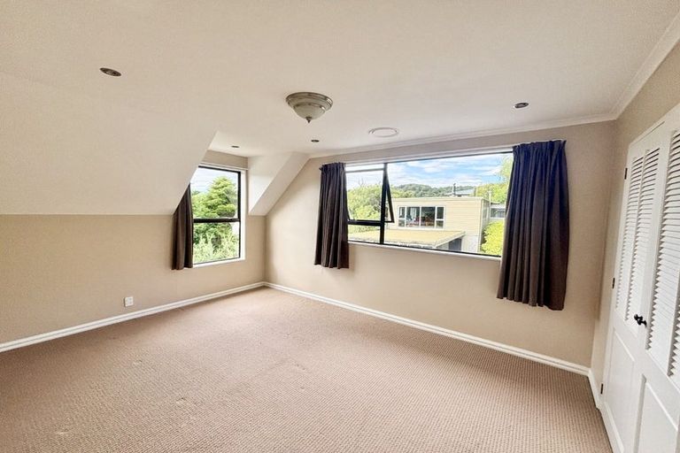 Photo of property in 1 Hobbit Lane, Pinehaven, Upper Hutt, 5371