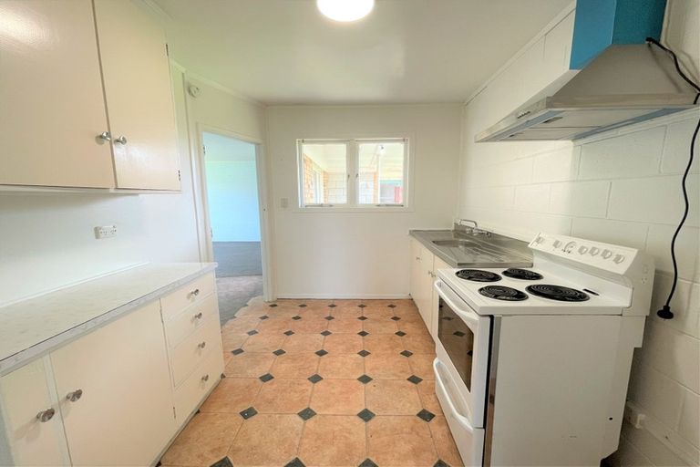 Photo of property in 3 Norman Spencer Drive, Papatoetoe, Auckland, 2104