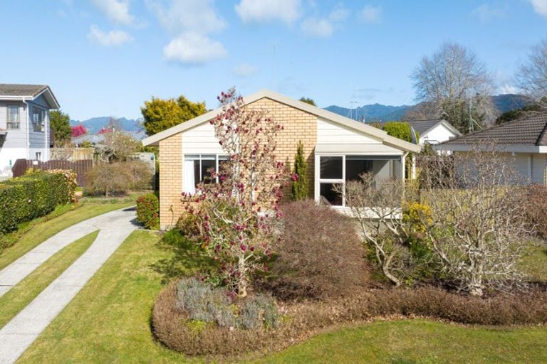 Photo of property in 1 Rosemary Place, Katikati, 3129