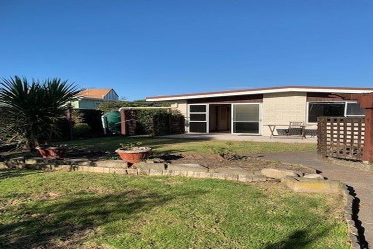 Photo of property in 9 Bermuda Grove, Paraparaumu Beach, Paraparaumu, 5032