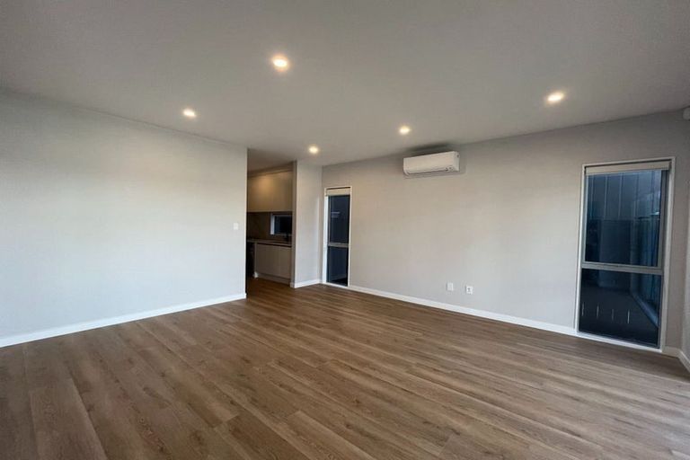 Photo of property in 13 Yellow Pear Lane, Karaka, 2578