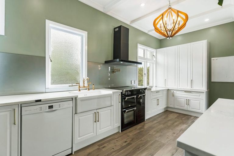 Photo of property in 6 Peverill Crescent, Papatoetoe, Auckland, 2025