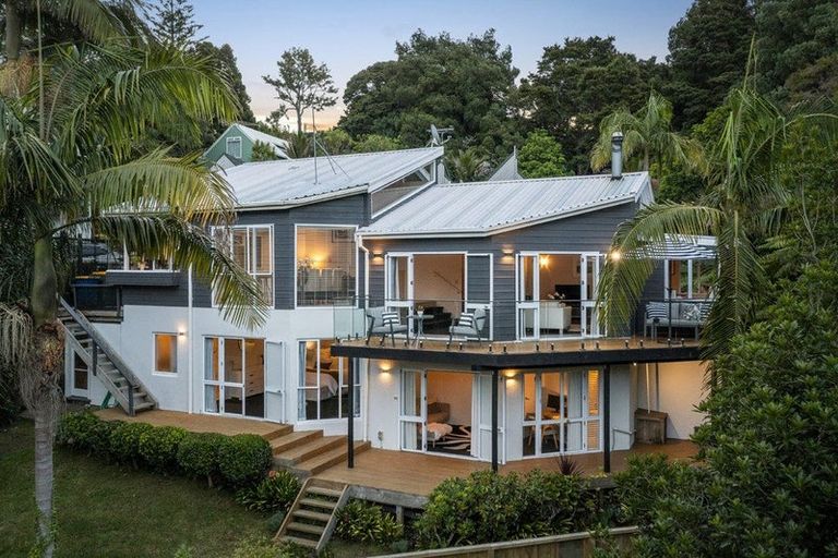 Photo of property in 2/12a Mcdowell Crescent, Hillcrest, Auckland, 0627