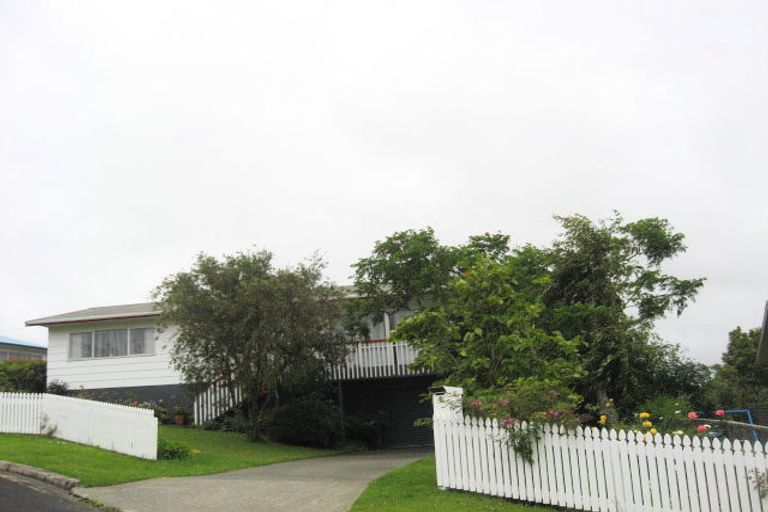 Photo of property in 6 Robin Hood Place, Onerahi, Whangarei, 0110