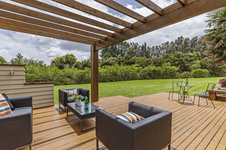 Photo of property in 127 Vaughans Road, Okura, Albany, 0792