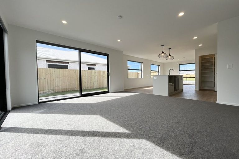 Photo of property in 29 Rita Angus Road, Belfast, 8051