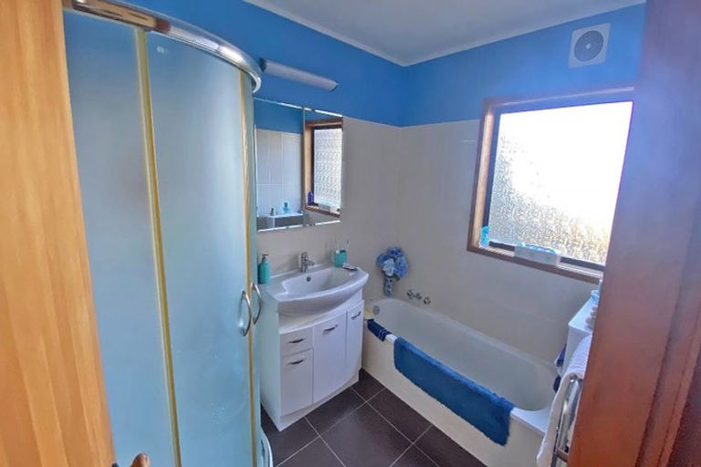 Photo of property in 19 Albert Street, Leigh, 0985