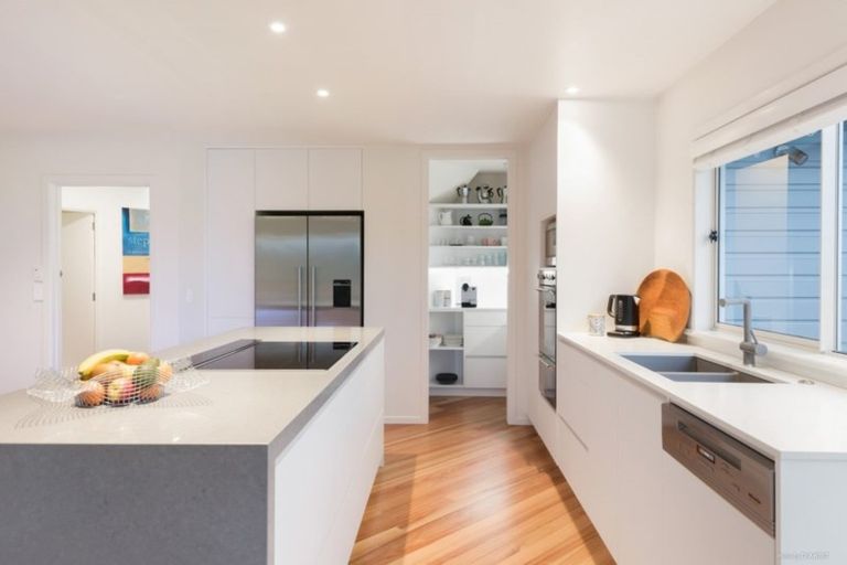 Photo of property in 77a Stanley Point Road, Stanley Point, Auckland, 0624