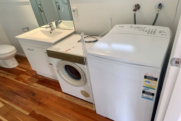 Photo of property in 12 Mcdowall Place, Queenwood, Hamilton, 3210