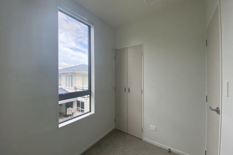 Photo of property in 3/2 Moor Avenue, Te Atatu Peninsula, Auckland, 0610