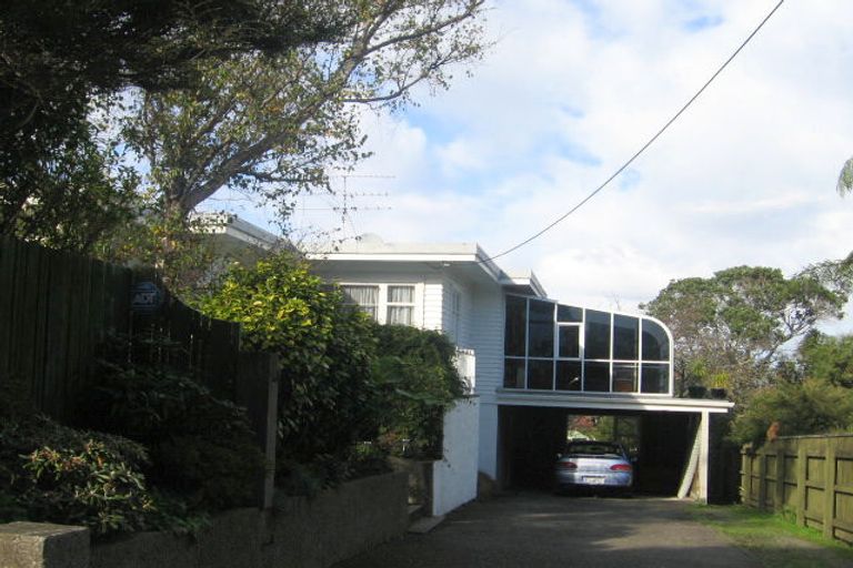 Photo of property in 22 London Road, Korokoro, Lower Hutt, 5012