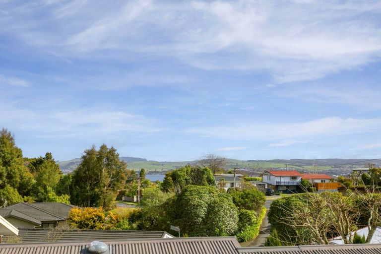 Photo of property in 7 Titoki Avenue, Waipahihi, Taupo, 3330