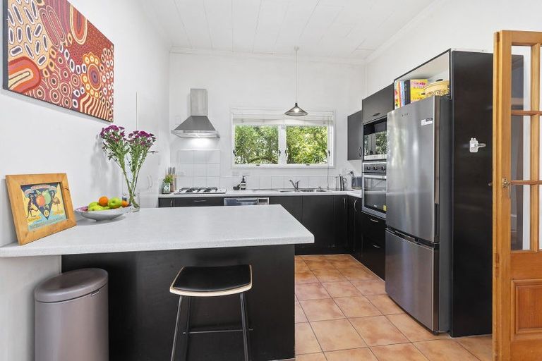 Photo of property in 39 Dee Street, Island Bay, Wellington, 6023