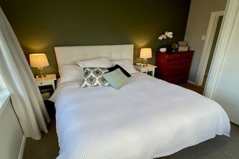 Photo of property in 15 Trelissick Crescent, Ngaio, Wellington, 6035