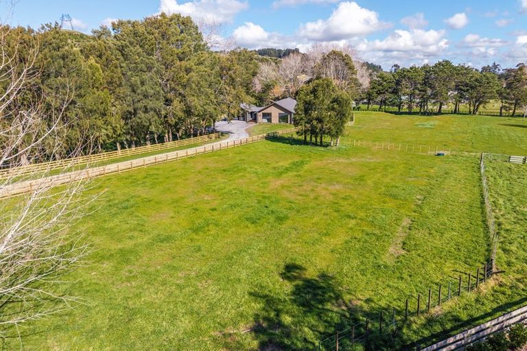 Photo of property in 405a Paekakariki Hill Road, Paekakariki Hill, Porirua, 5381