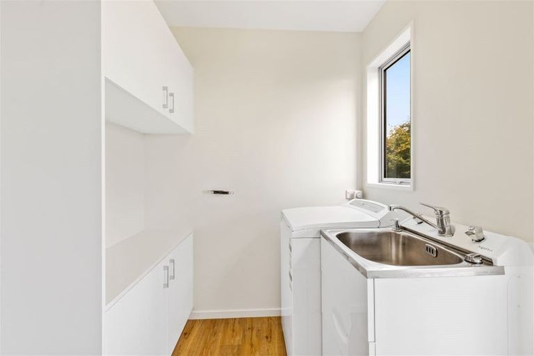 Photo of property in 18 Maffeys Road, Mount Pleasant, Christchurch, 8081