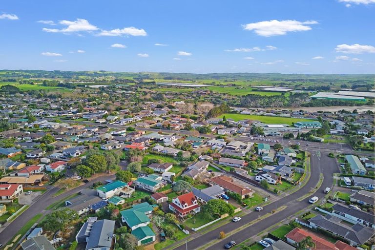 Photo of property in 14 Riverside Drive, Waiuku, 2123
