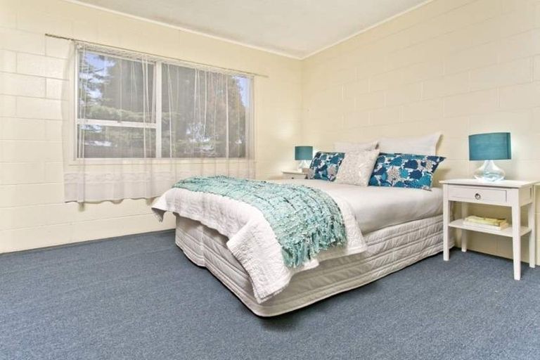 Photo of property in 2/1 Raeben Avenue, Hillcrest, Auckland, 0627