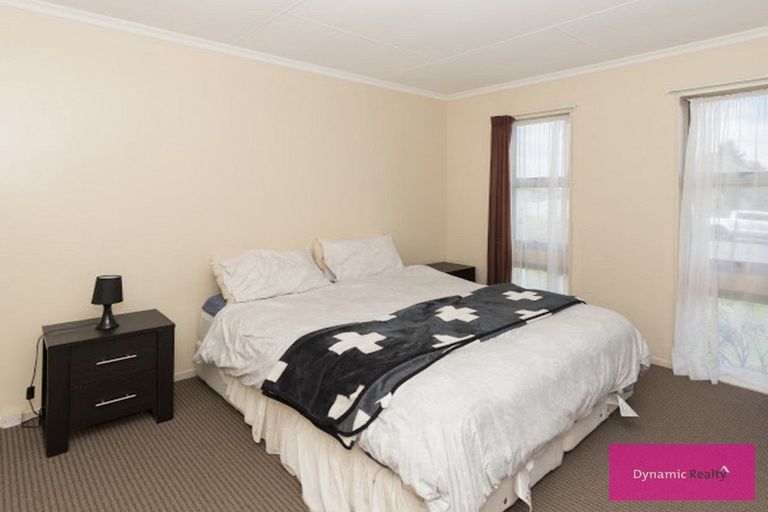 Photo of property in 11 Colonial Place, Kelvin Grove, Palmerston North, 4414